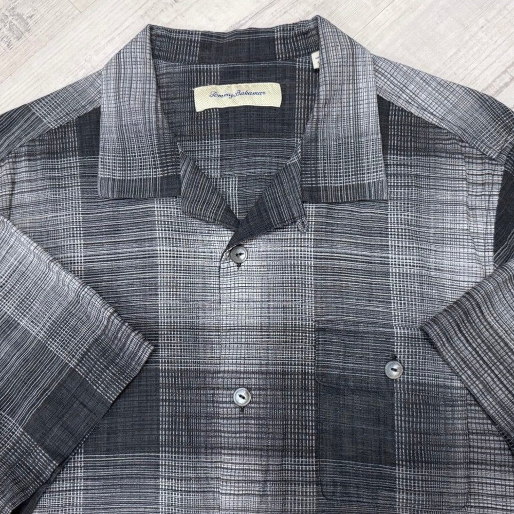 Tommy Bahama Camp Button Up Mens Large Grey Plaid Silk Cotton Short Sleeve